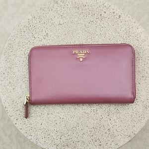 Prada Women's Mauve Wallet Authentic